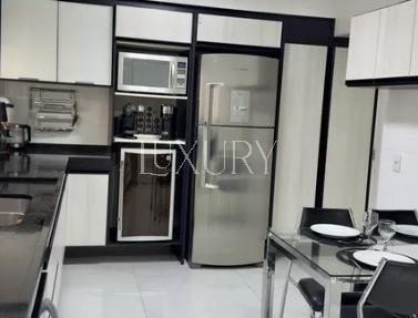 Apartamento com 210 m², 4 quartos sendo 4 suítes à venda no bairro Moema.