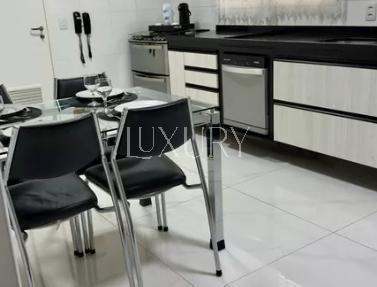 Apartamento com 210 m², 4 quartos sendo 4 suítes à venda no bairro Moema.