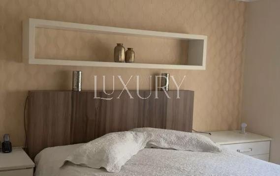 Apartamento com 210 m², 4 quartos sendo 4 suítes à venda no bairro Moema.
