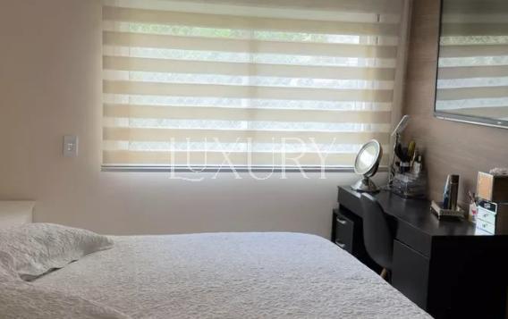 Apartamento com 210 m², 4 quartos sendo 4 suítes à venda no bairro Moema.