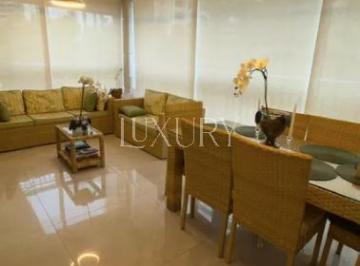 Apartamento com 210 m², 4 quartos sendo 4 suítes à venda no bairro Moema.