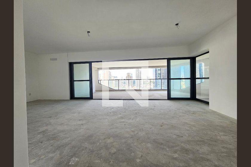 Apartamento à Venda – Chácara Santo Antonio, 3 Quartos, 224 m² – São Paulo