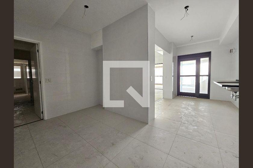 Apartamento à Venda – Chácara Santo Antonio, 3 Quartos, 224 m² – São Paulo