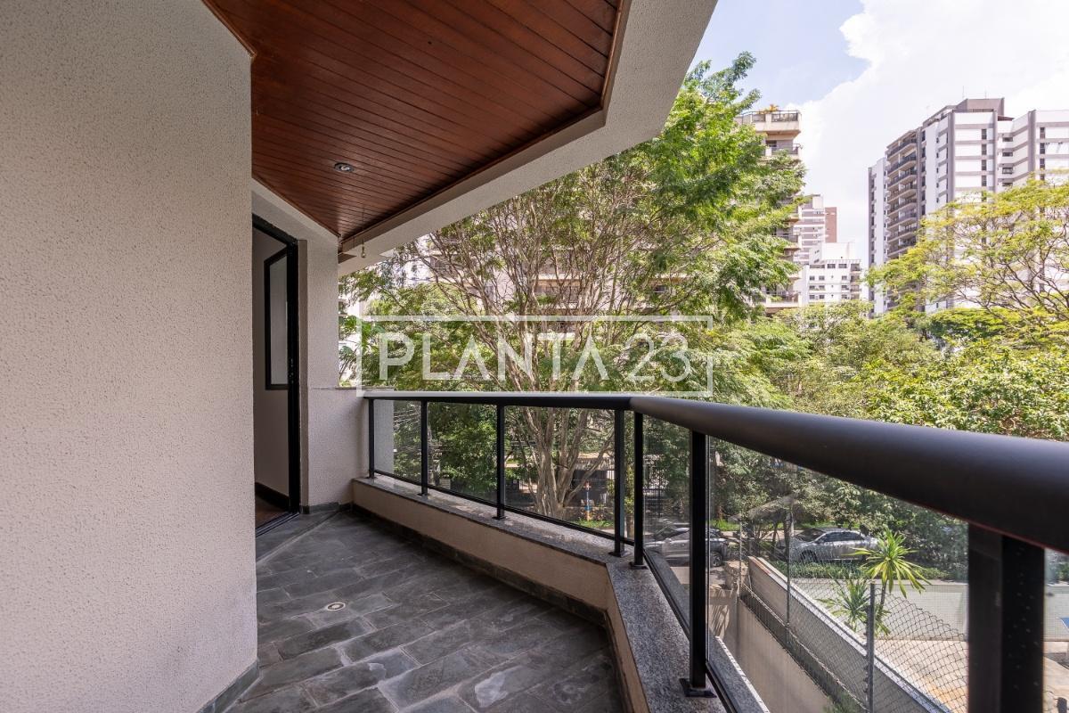 Apartamento com 178 m², 4 quartos sendo 2 suítes à venda no bairro Moema Índios.