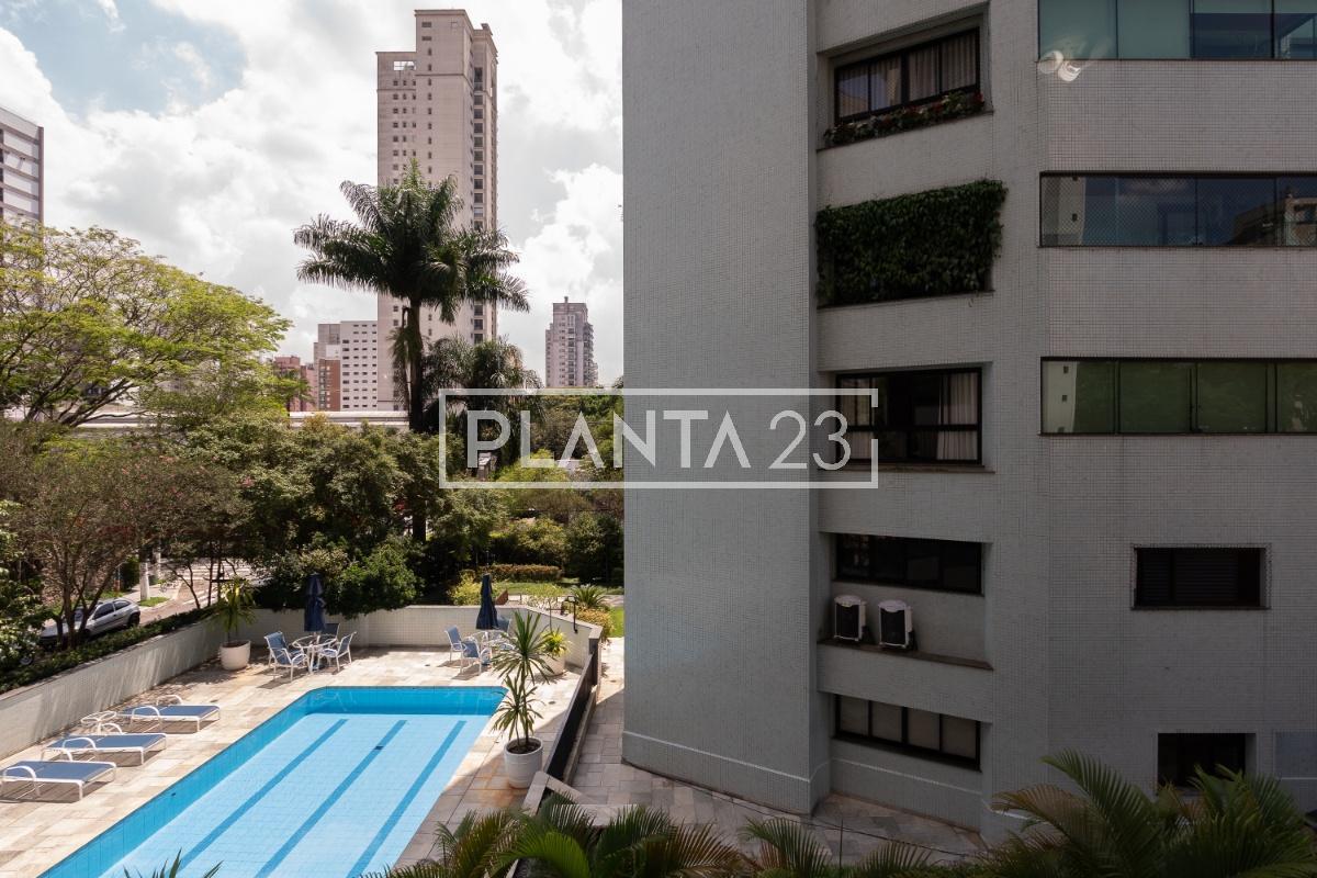 Apartamento com 178 m², 4 quartos sendo 2 suítes à venda no bairro Moema Índios.
