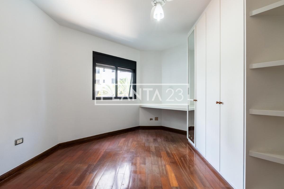 Apartamento com 178 m², 4 quartos sendo 2 suítes à venda no bairro Moema Índios.