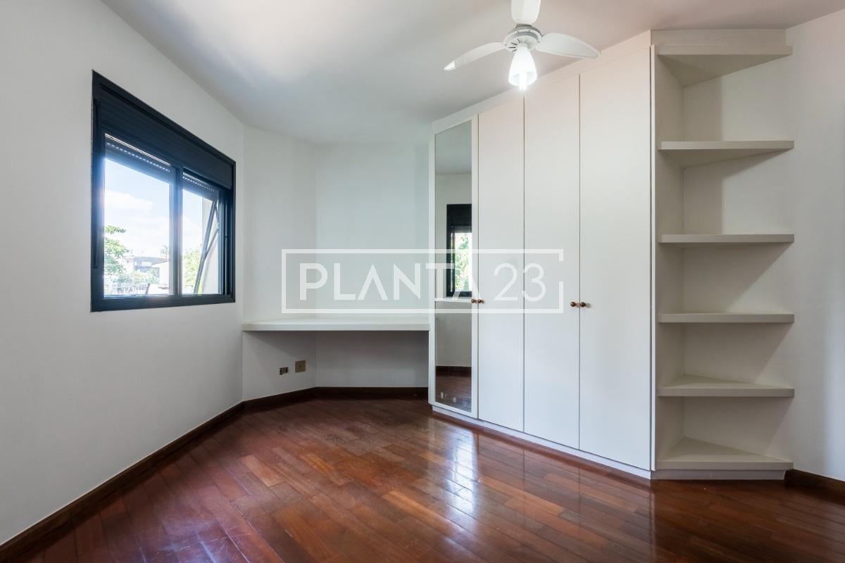 Apartamento com 178 m², 4 quartos sendo 2 suítes à venda no bairro Moema Índios.