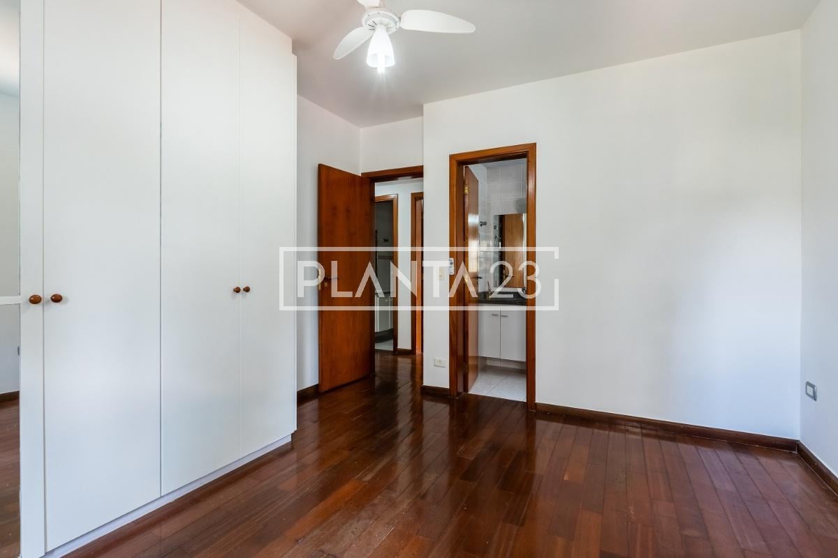Apartamento com 178 m², 4 quartos sendo 2 suítes à venda no bairro Moema Índios.
