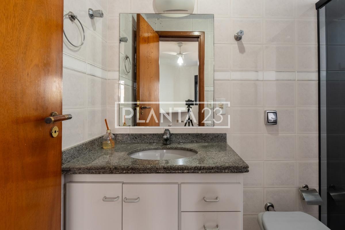 Apartamento com 178 m², 4 quartos sendo 2 suítes à venda no bairro Moema Índios.