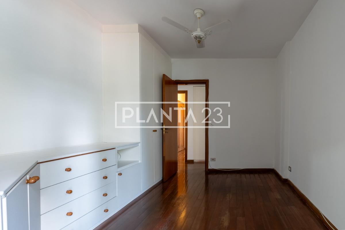 Apartamento com 178 m², 4 quartos sendo 2 suítes à venda no bairro Moema Índios.