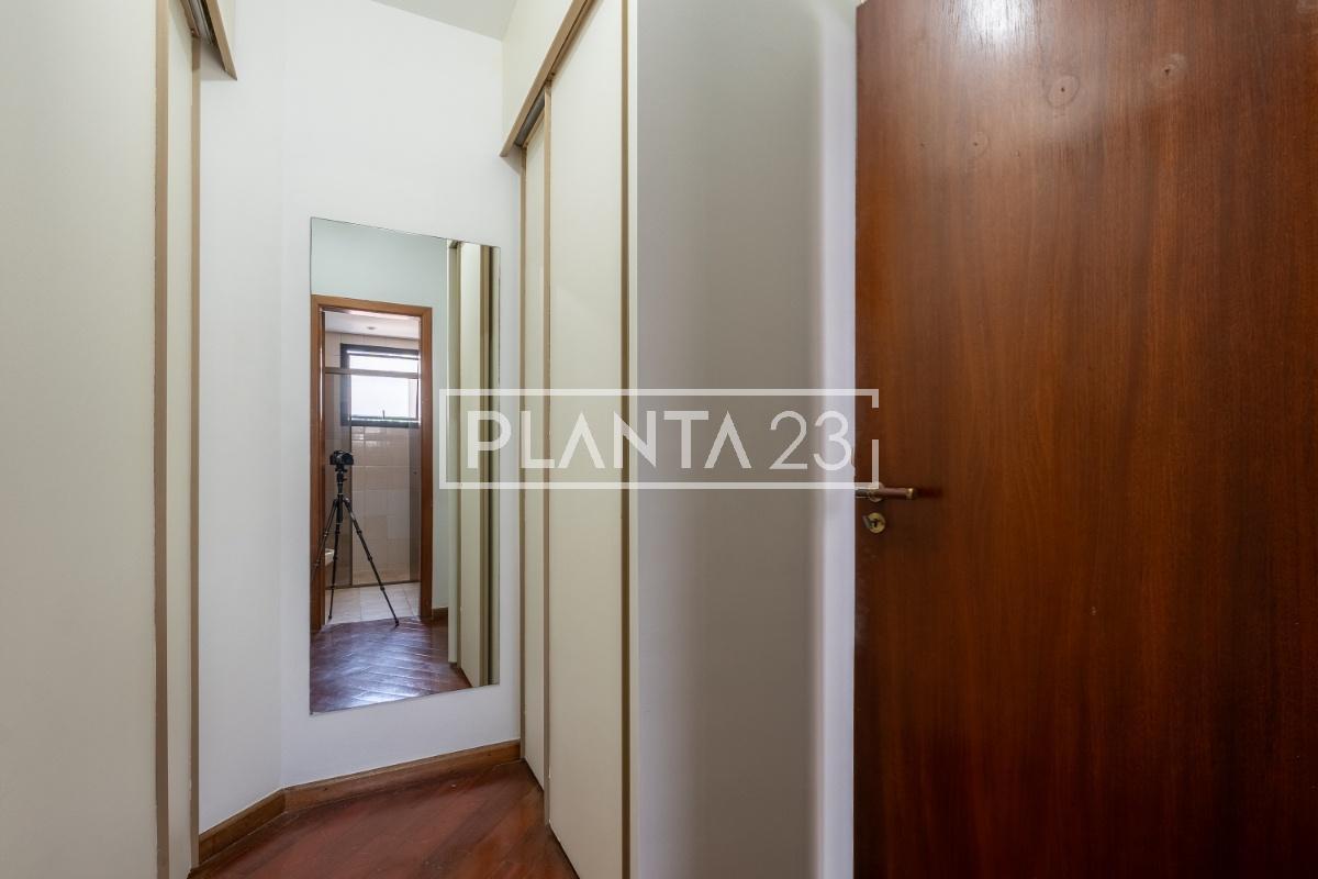 Apartamento com 178 m², 4 quartos sendo 2 suítes à venda no bairro Moema Índios.