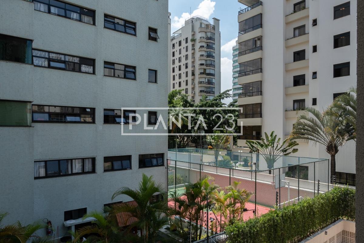 Apartamento com 178 m², 4 quartos sendo 2 suítes à venda no bairro Moema Índios.
