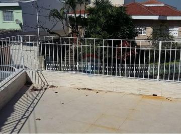 Sobrado Reformado com Terraço e 3 Quartos em SP!