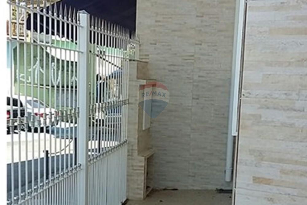 Sobrado Reformado com Terraço e 3 Quartos em SP!