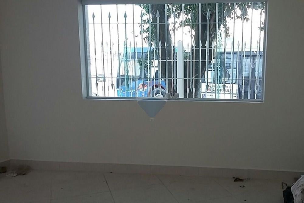 Sobrado Reformado com Terraço e 3 Quartos em SP!