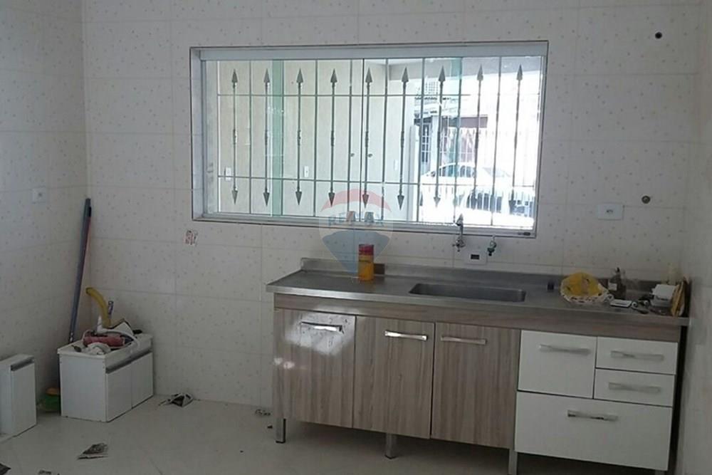 Sobrado Reformado com Terraço e 3 Quartos em SP!