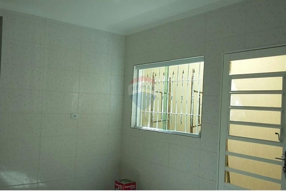Sobrado Reformado com Terraço e 3 Quartos em SP!