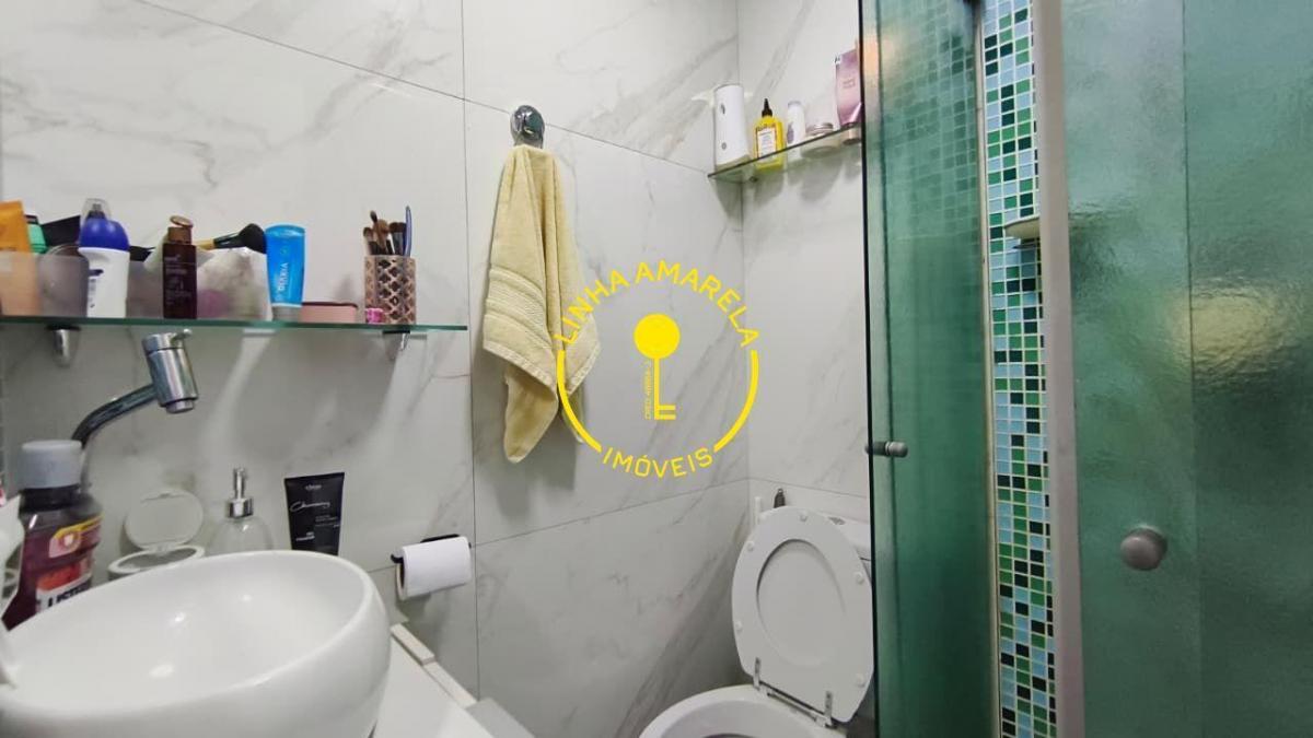 Apartamento com ótima localização 2 Dormitórios e 1 vaga coberta