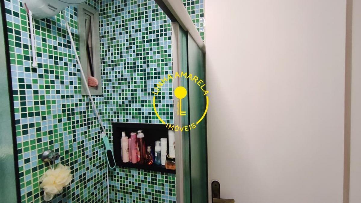 Apartamento com ótima localização 2 Dormitórios e 1 vaga coberta