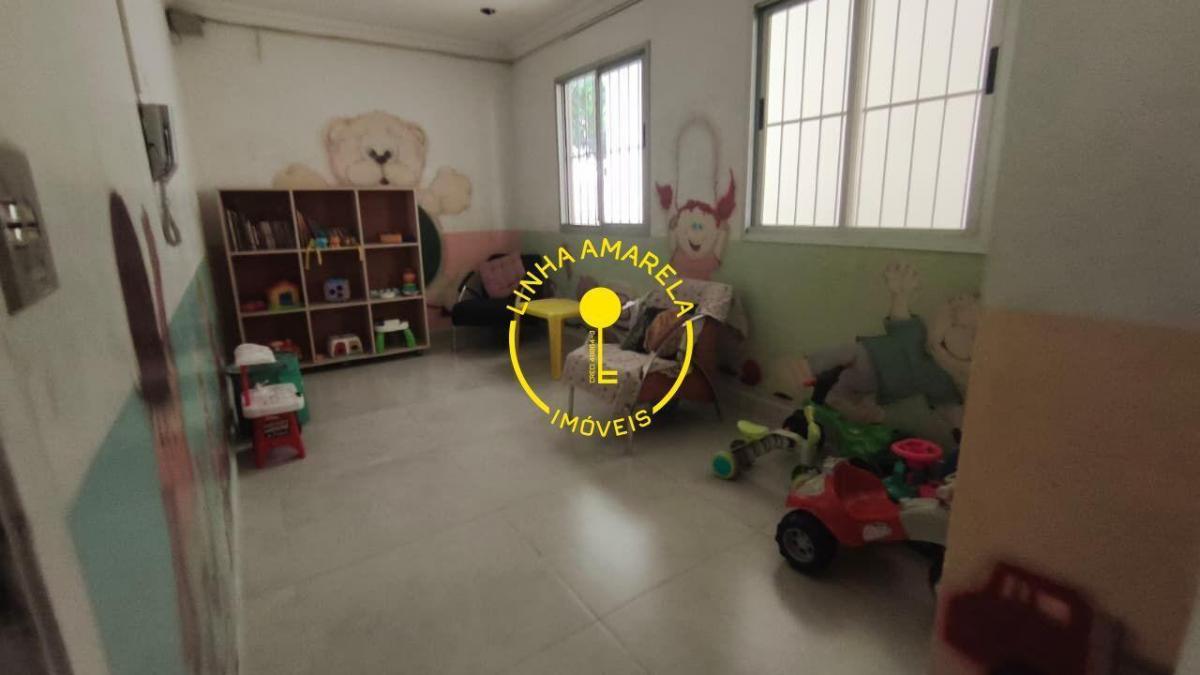 Apartamento com ótima localização 2 Dormitórios e 1 vaga coberta