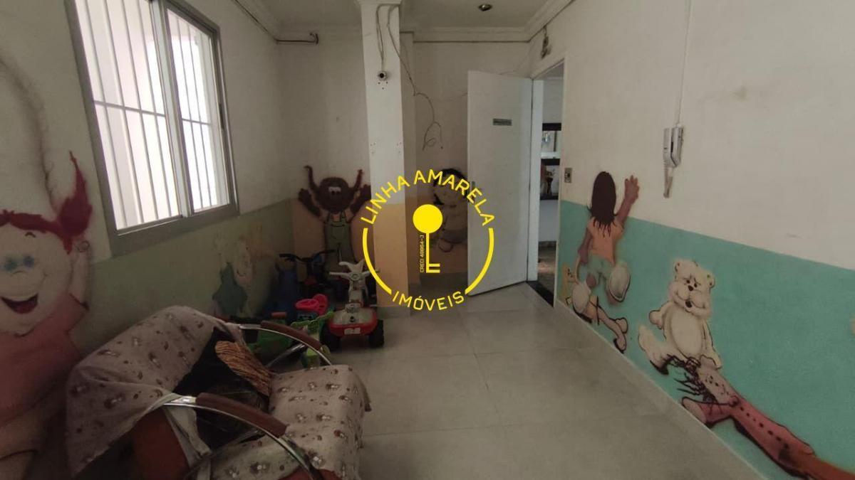 Apartamento com ótima localização 2 Dormitórios e 1 vaga coberta