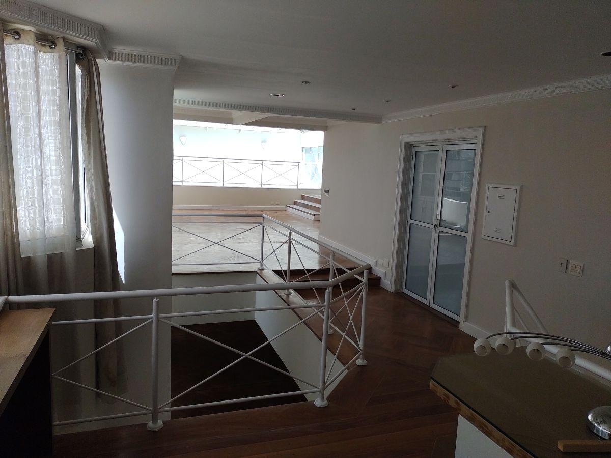 Cobertura-Duplex 309 M² Reformada 4 Dormitórios 4 Vagas + Depósito e Lazer de Clube