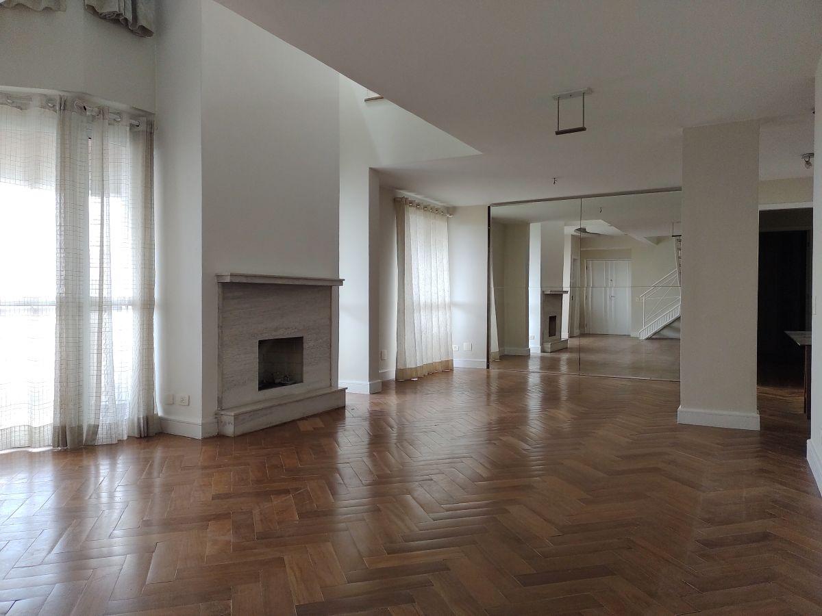 Cobertura-Duplex 309 M² Reformada 4 Dormitórios 4 Vagas + Depósito e Lazer de Clube