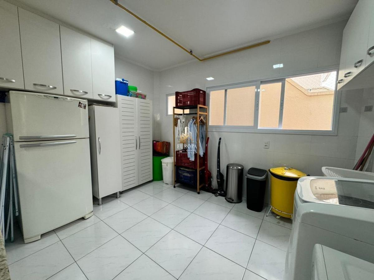 Casa em condomínio 258m2 – 4 quartos com 2 suítes – Jardim Prudência