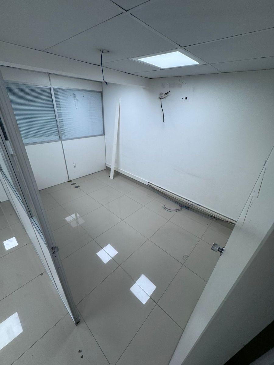 R2 Image 67097 #20