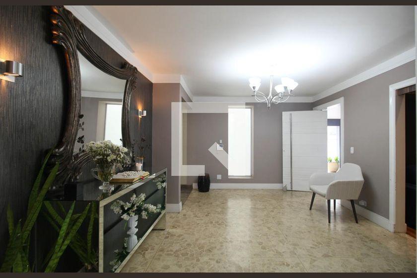 Casa à Venda – Jardim Guedala, 8 Quartos, 500 m² – São Paulo