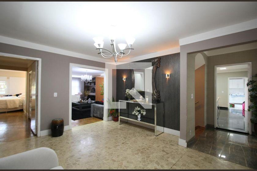Casa à Venda – Jardim Guedala, 8 Quartos, 500 m² – São Paulo