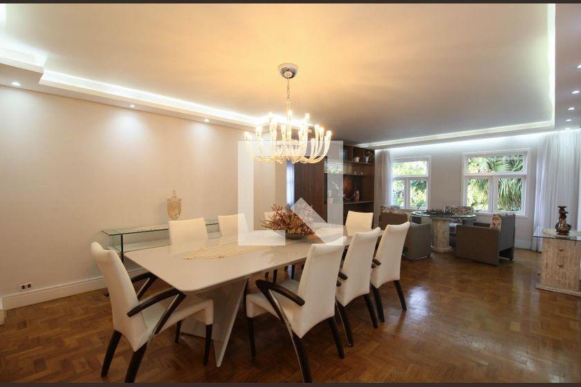 Casa à Venda – Jardim Guedala, 8 Quartos, 500 m² – São Paulo
