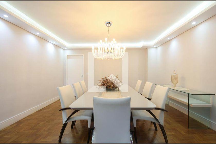 Casa à Venda – Jardim Guedala, 8 Quartos, 500 m² – São Paulo