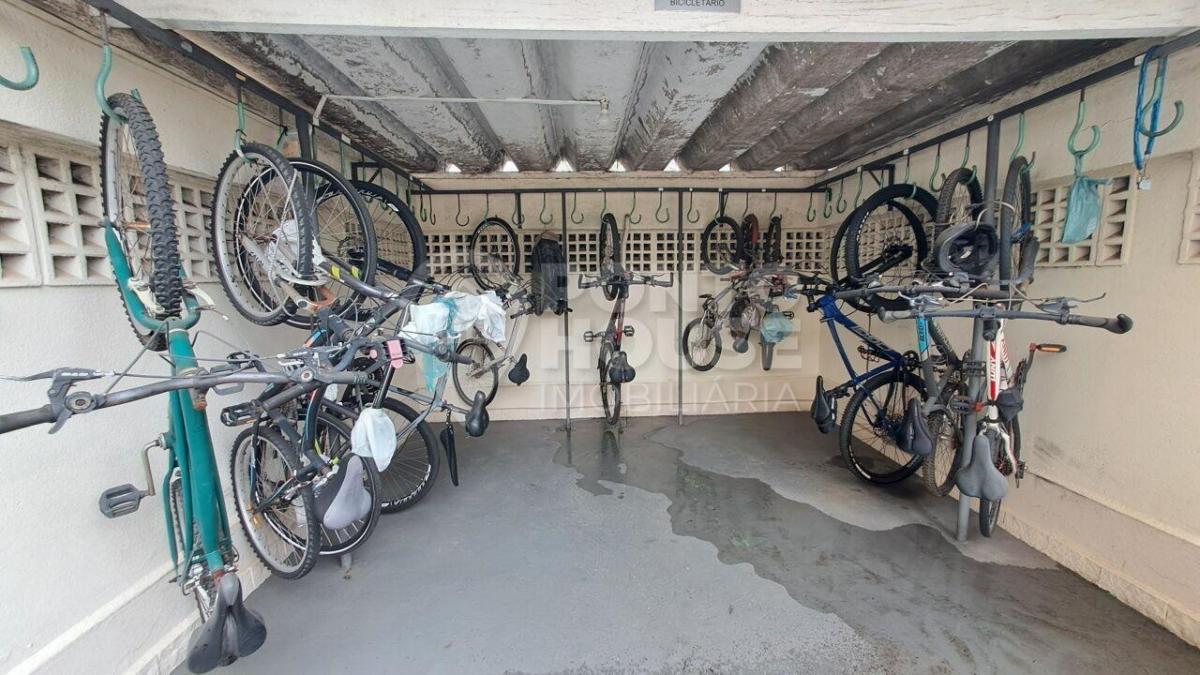 Apartamento à venda Vila Guarani, 2 dormitórios, 1 vaga, a 600 metros do metrô