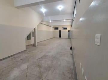 Prédio Comercial / Industrial com 300 m² em Localização Estratégica Próxima à Via Anchieta