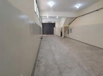Prédio Comercial / Industrial com 300 m² em Localização Estratégica Próxima à Via Anchieta