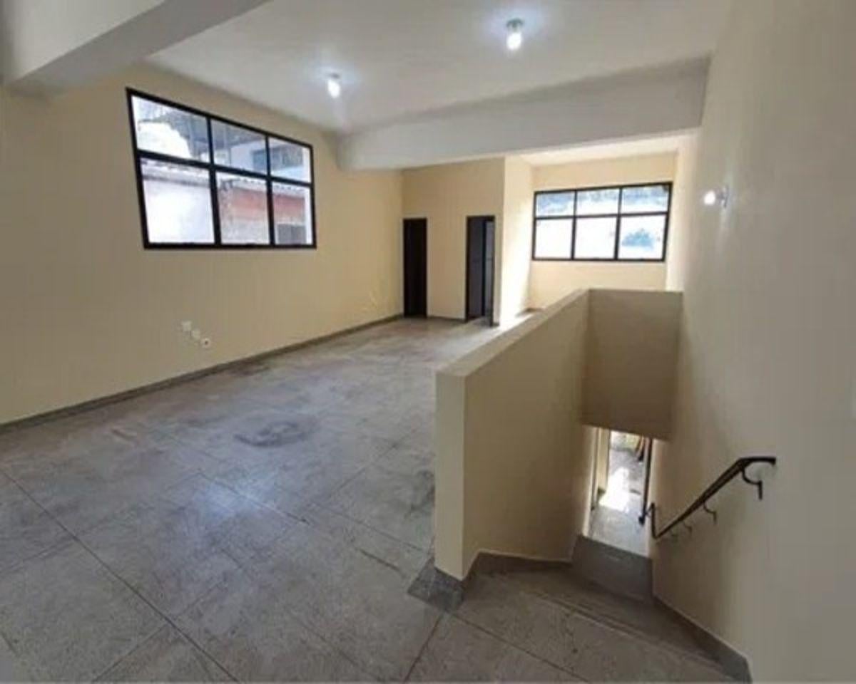 Prédio Comercial / Industrial com 300 m² em Localização Estratégica Próxima à Via Anchieta