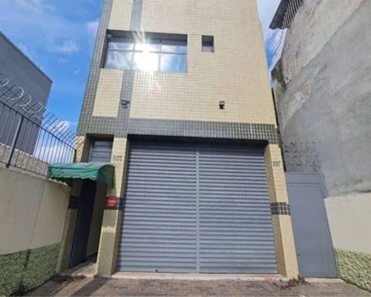 Prédio Comercial / Industrial com 300 m² em Localização Estratégica Próxima à Via Anchieta