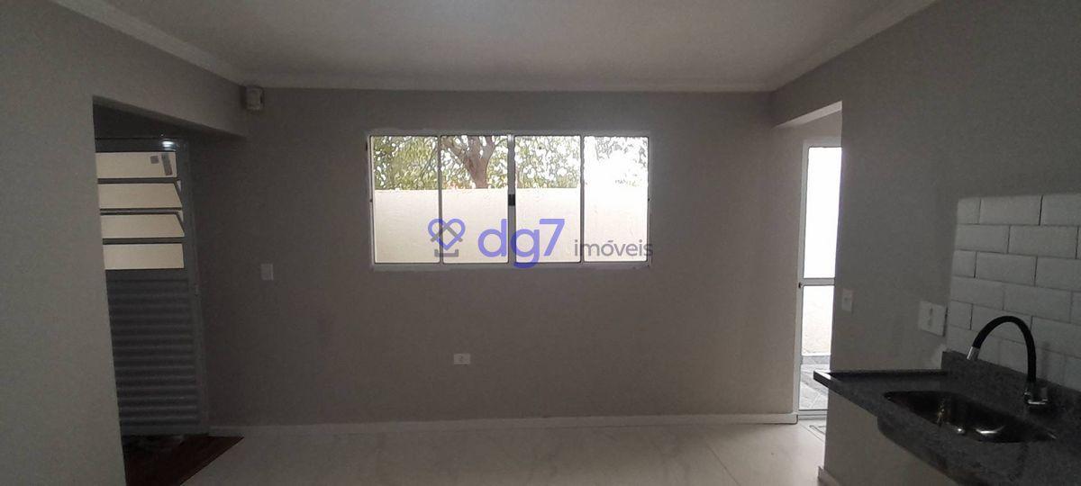 Casa assobradada com 2 dormitórios, 1 vaga garagem e edícula!