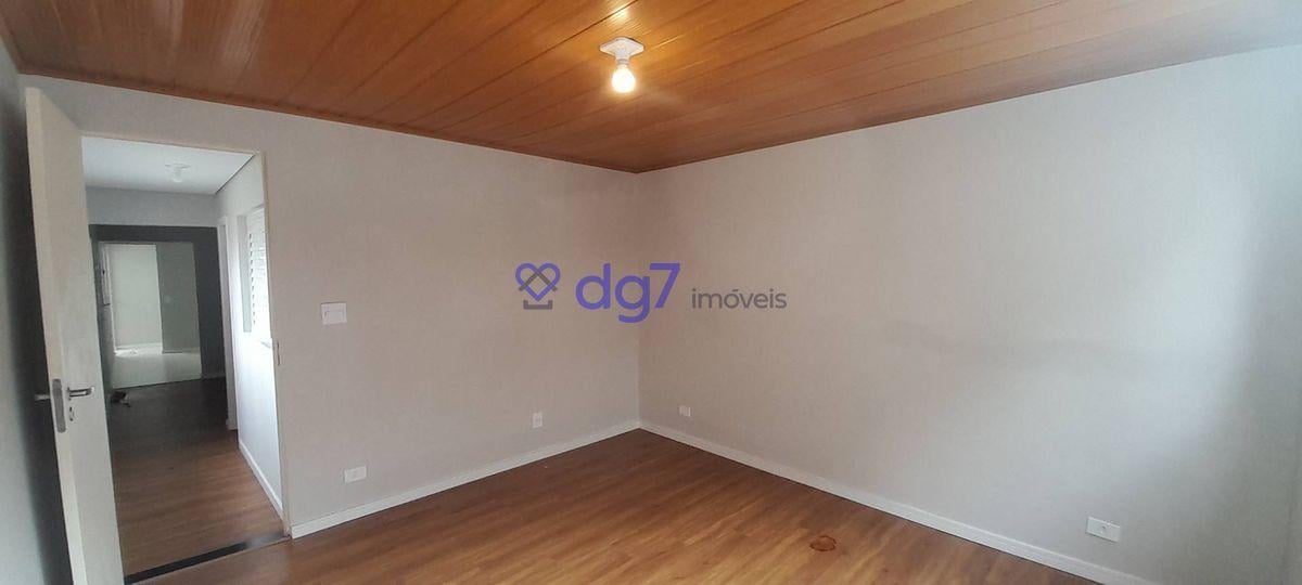 Casa assobradada com 2 dormitórios, 1 vaga garagem e edícula!