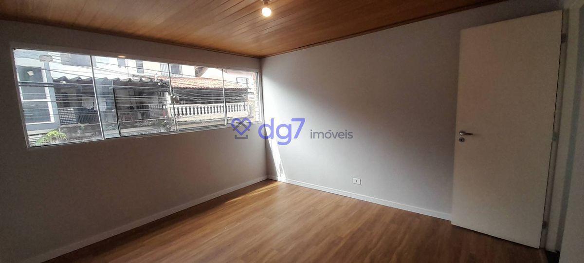 Casa assobradada com 2 dormitórios, 1 vaga garagem e edícula!