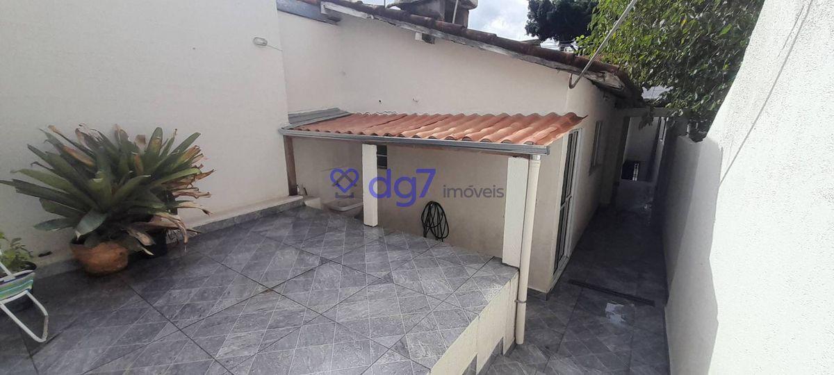 Casa assobradada com 2 dormitórios, 1 vaga garagem e edícula!