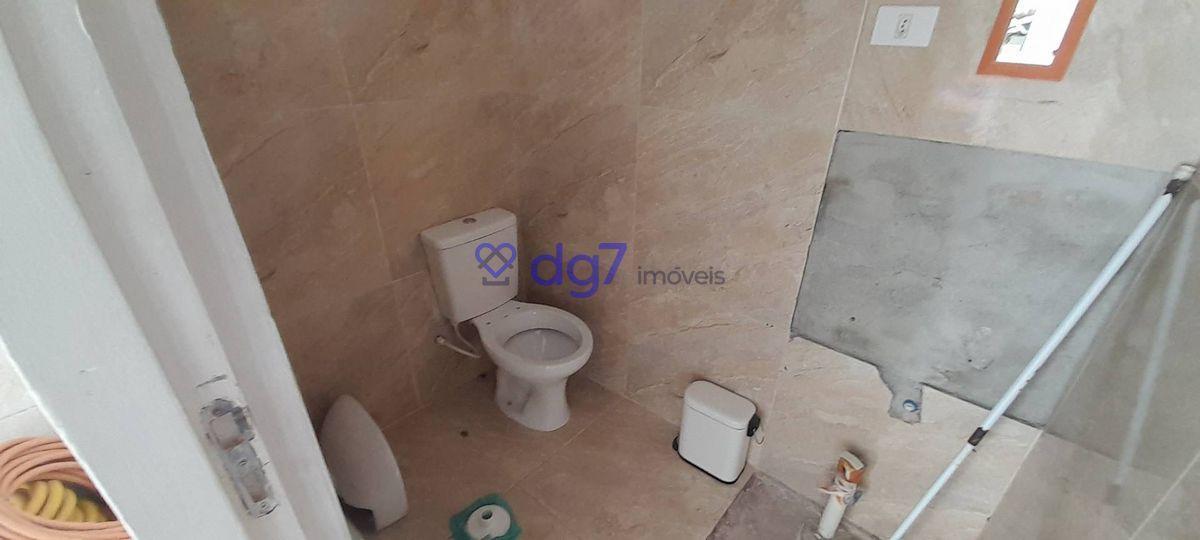 Casa assobradada com 2 dormitórios, 1 vaga garagem e edícula!