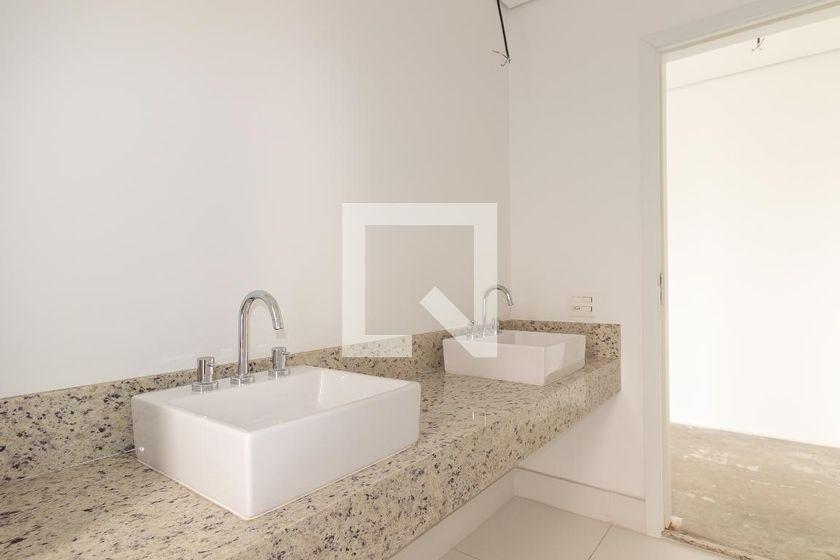Apartamento à Venda – Moema, 3 Quartos, 171 m² – São Paulo