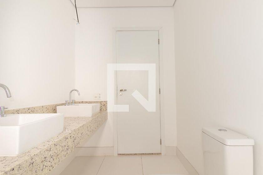 Apartamento à Venda – Moema, 3 Quartos, 171 m² – São Paulo
