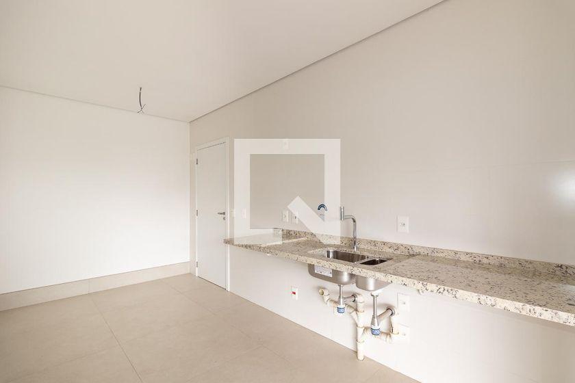 Apartamento à Venda – Moema, 3 Quartos, 171 m² – São Paulo
