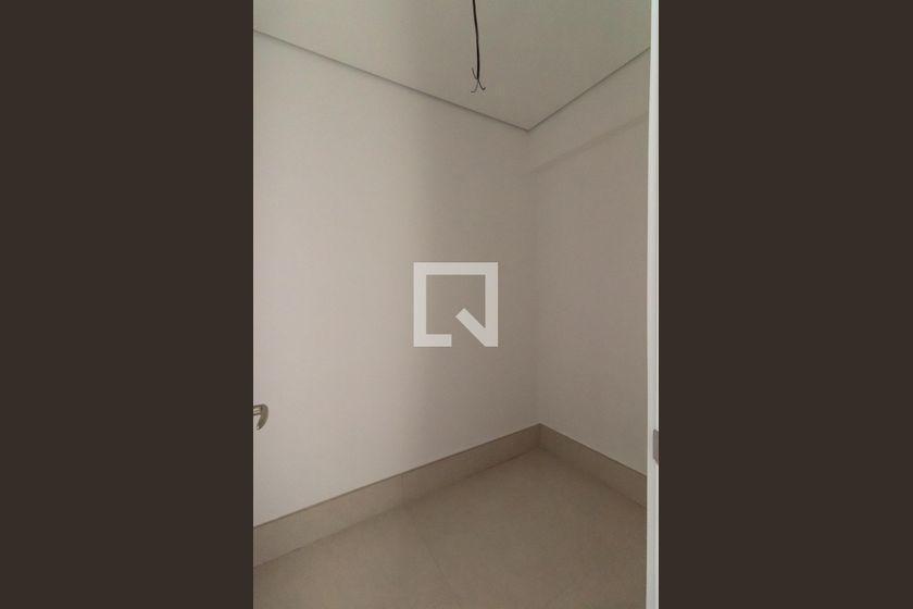 Apartamento à Venda – Moema, 3 Quartos, 171 m² – São Paulo