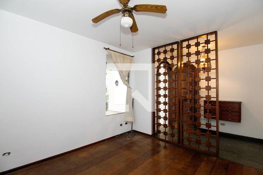 Casa à Venda – Vila Madalena, 4 Quartos, 875 m² – São Paulo