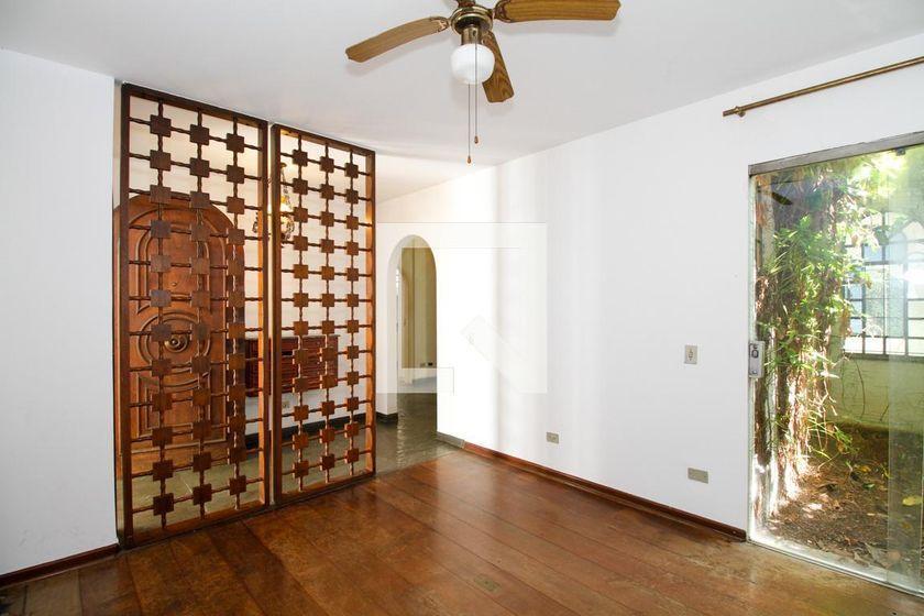 Casa à Venda – Vila Madalena, 4 Quartos, 875 m² – São Paulo
