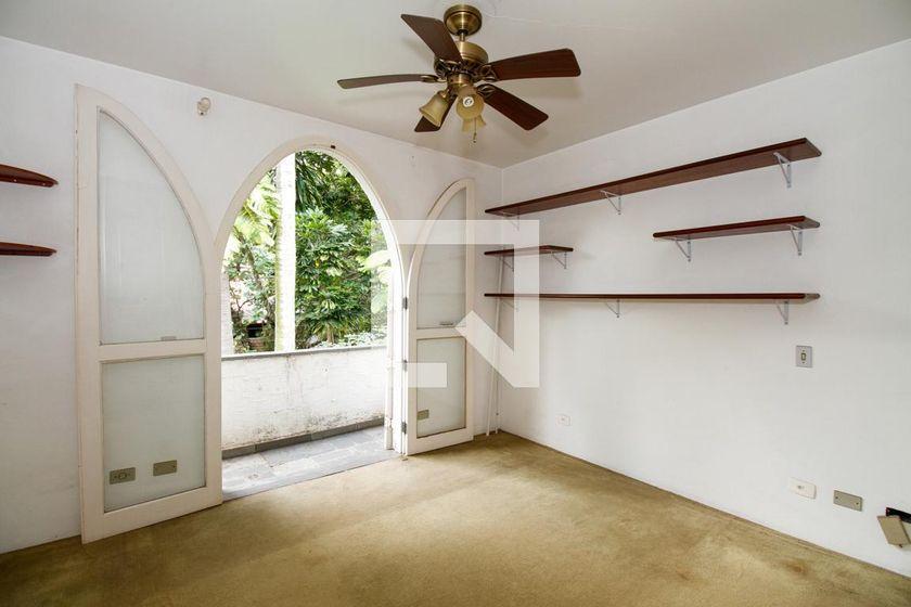 Casa à Venda – Vila Madalena, 4 Quartos, 875 m² – São Paulo